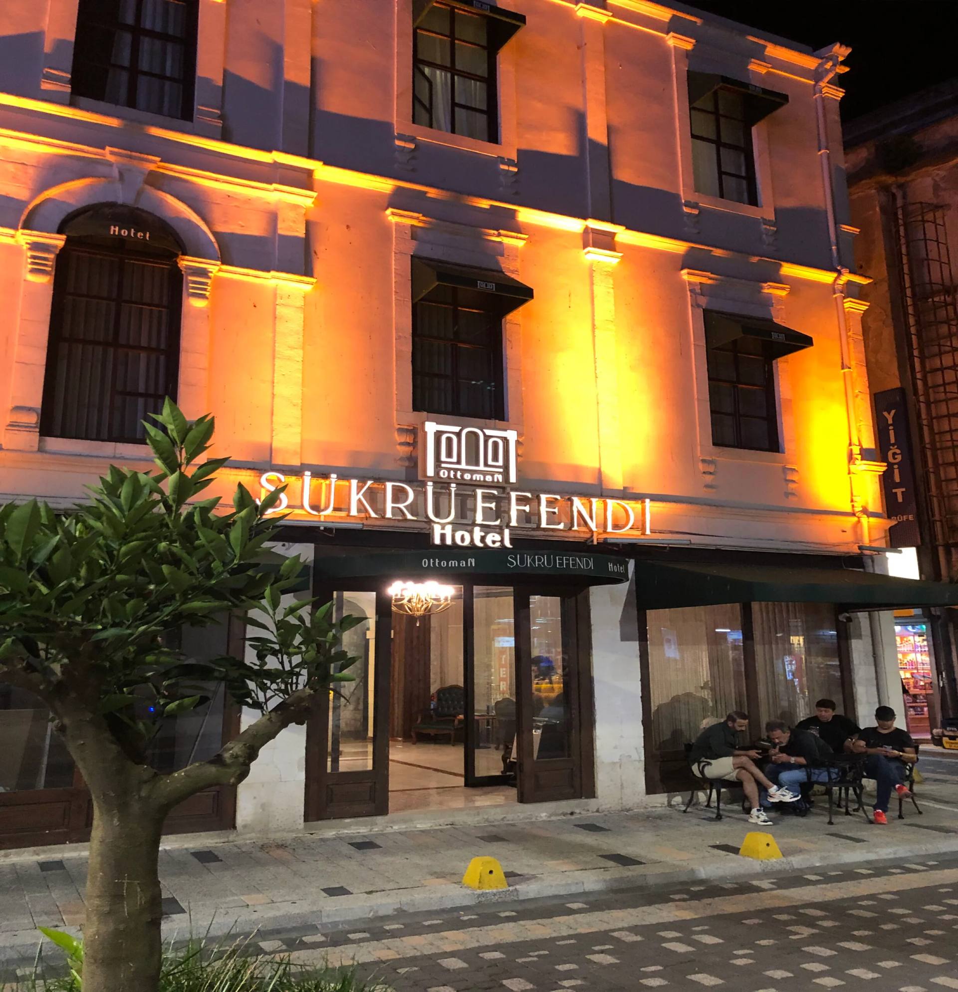 Gece cephe